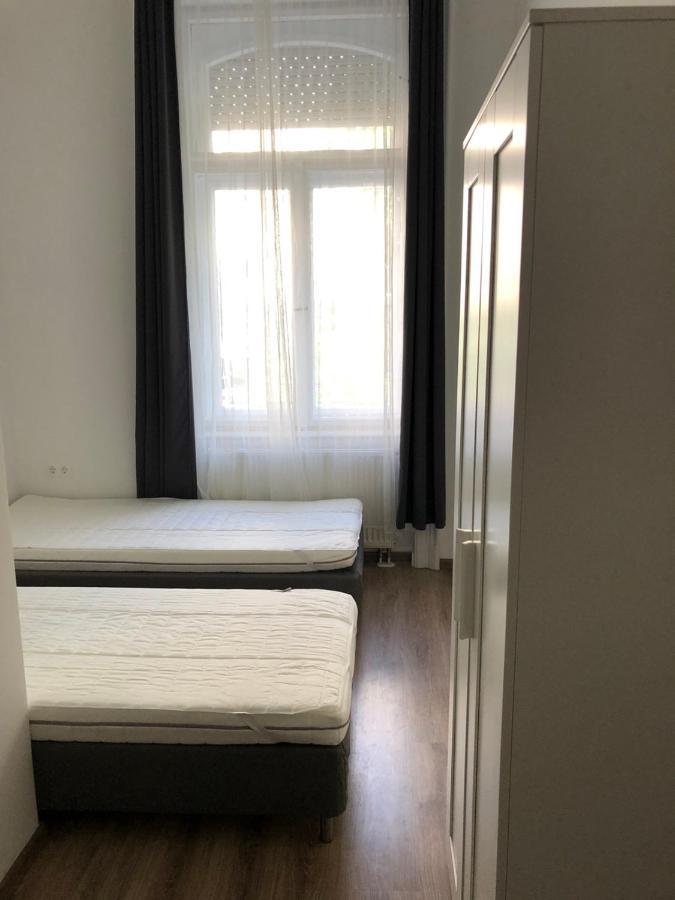 Omega Apartments Budapest Luaran gambar